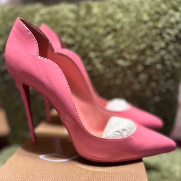 Christian Louboutin Pink Scalloped Heels - Picture 5 of 8